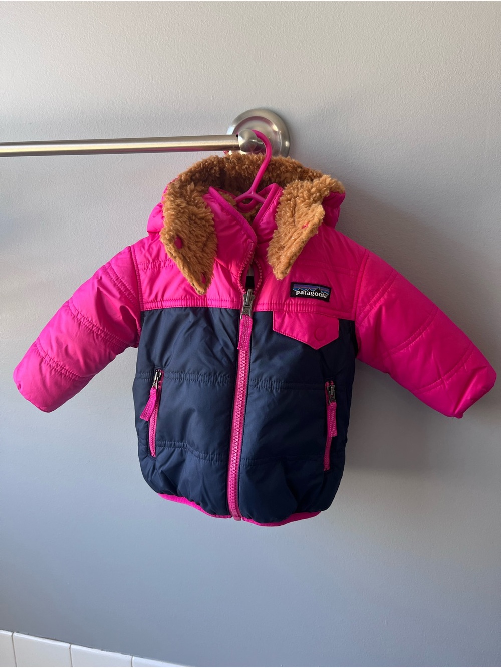 Patagonia Kids Pink and Navy Tribbles Insulated Hooded Winter Jacket size 3/6m